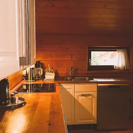 Naturnahes Familienchalet Mit Garten - Wifi - Netflix - Nur 15 Minuten Vom Chiemsee Und 35 Minuten Von Muenchen Entfernt Apartman Vogtareuth