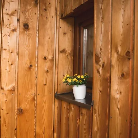 Apartman Naturnahes Familienchalet Mit Garten - Wifi - Netflix - Nur 15 Minuten Vom Chiemsee Und 35 Minuten Von Muenchen Entfernt *