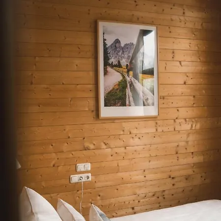 Apartman Naturnahes Familienchalet Mit Garten - Wifi - Netflix - Nur 15 Minuten Vom Chiemsee Und 35 Minuten Von Muenchen Entfernt Vogtareuth