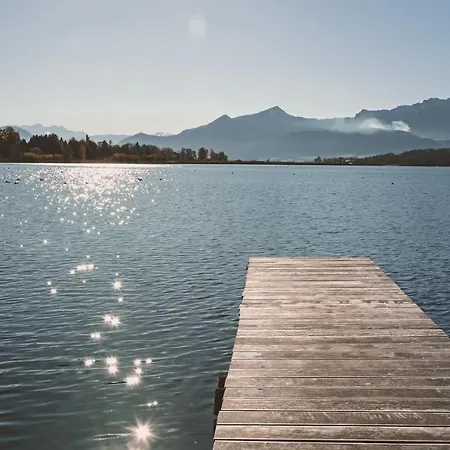 Apartman Naturnahes Familienchalet Mit Garten - Wifi - Netflix - Nur 15 Minuten Vom Chiemsee Und 35 Minuten Von Muenchen Entfernt Vogtareuth