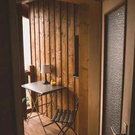Naturnahes Familienchalet Mit Garten - Wifi - Netflix - Nur 15 Minuten Vom Chiemsee Und 35 Minuten Von Muenchen Entfernt Lejlighed *